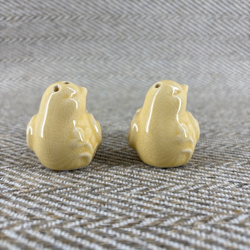 Set Of Two Yellow Birds Salt Pepper Shakers Stoppers Intact 2"x2" - Picture 2 of 9
